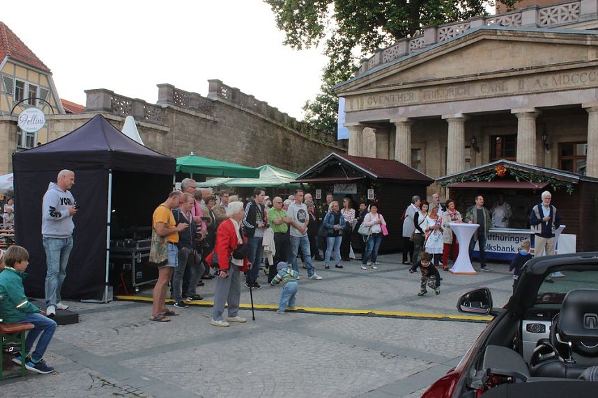 Weinprinzessin Shantel I. gekr&ouml;nt
