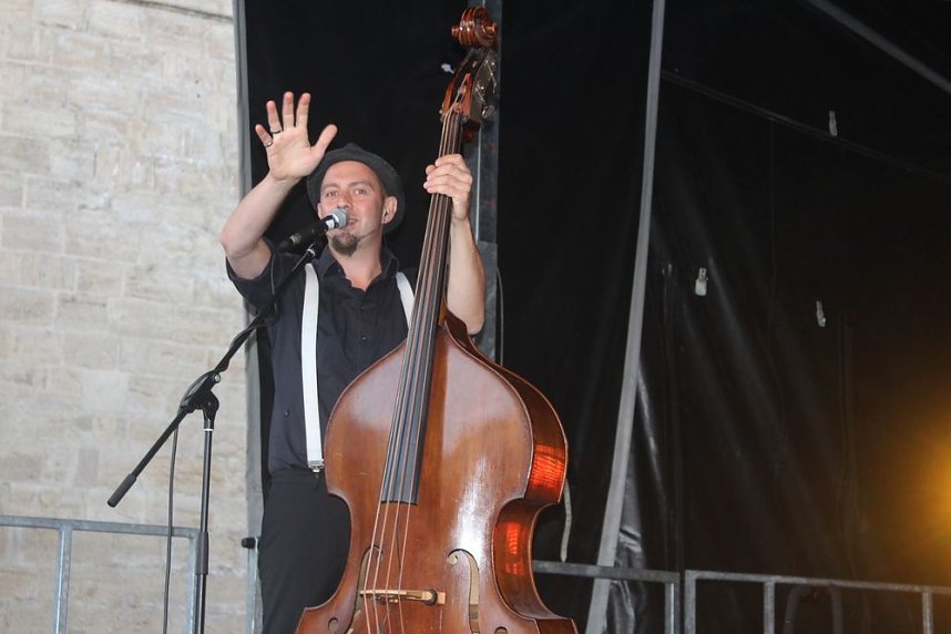 Weinprinzessin Shantel I. gekr&ouml;nt