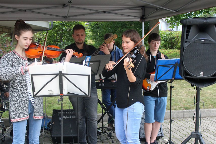 Neben G&ouml;ldner gefeiert