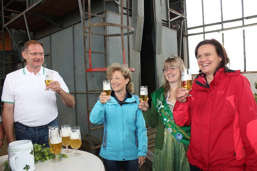 Start der Hopfenernte in Gro&szlig;enehrich