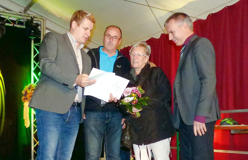 "Frankenh&auml;user Blumensommer" Im Rahmen des Frankenh&auml;user Bauernmarktes fand die Auswertung der Aktion "Frankenh&auml;user Blumensommer" 2017