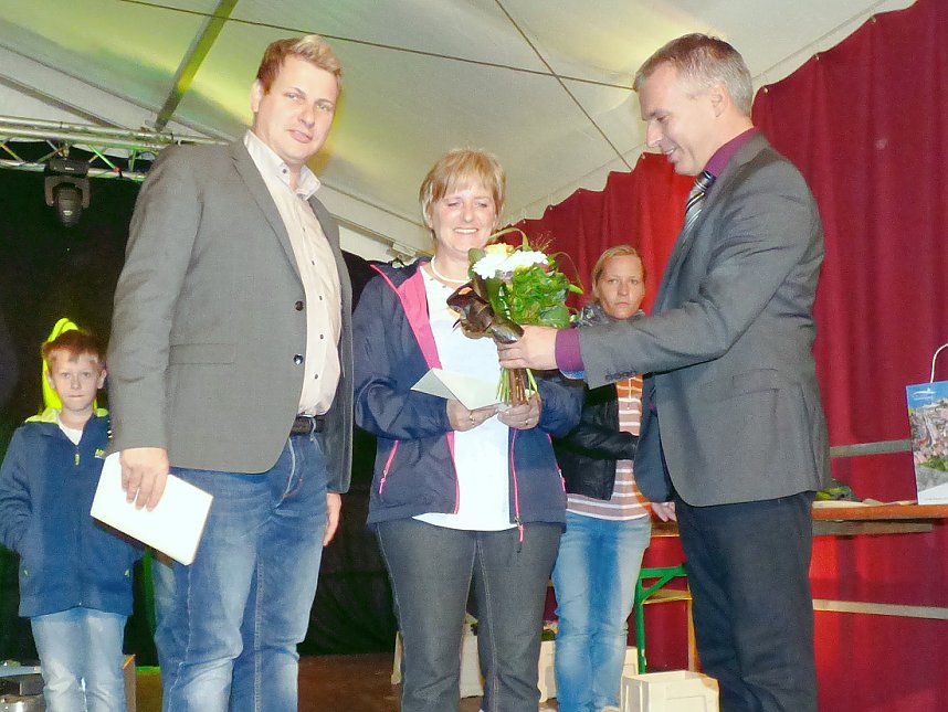 "Frankenh&auml;user Blumensommer" Im Rahmen des Frankenh&auml;user Bauernmarktes fand die Auswertung der Aktion "Frankenh&auml;user Blumensommer" 2017