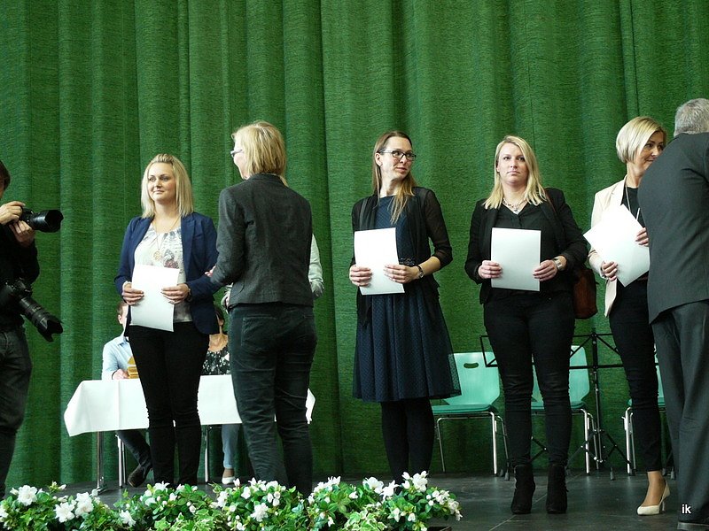 Verbeamtung von &uuml;beer 350 Lehrerinnen und Lehrern