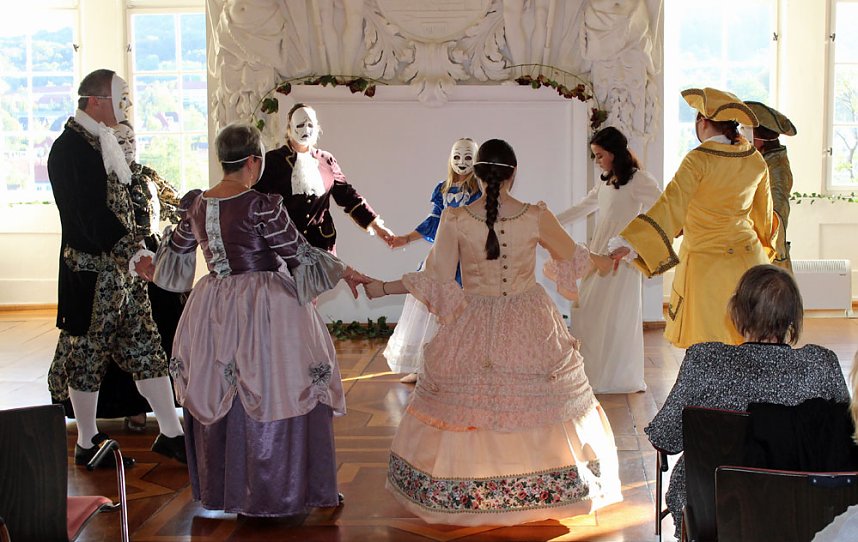 G&uuml;ldener Herbst im Schloss