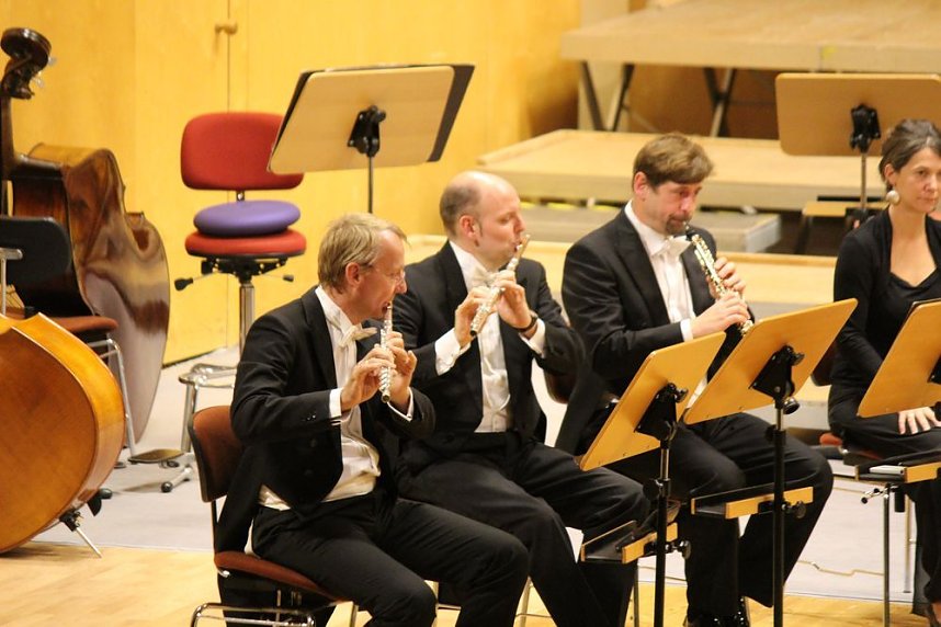 Furioser Start mit "kleiner Bestzung"