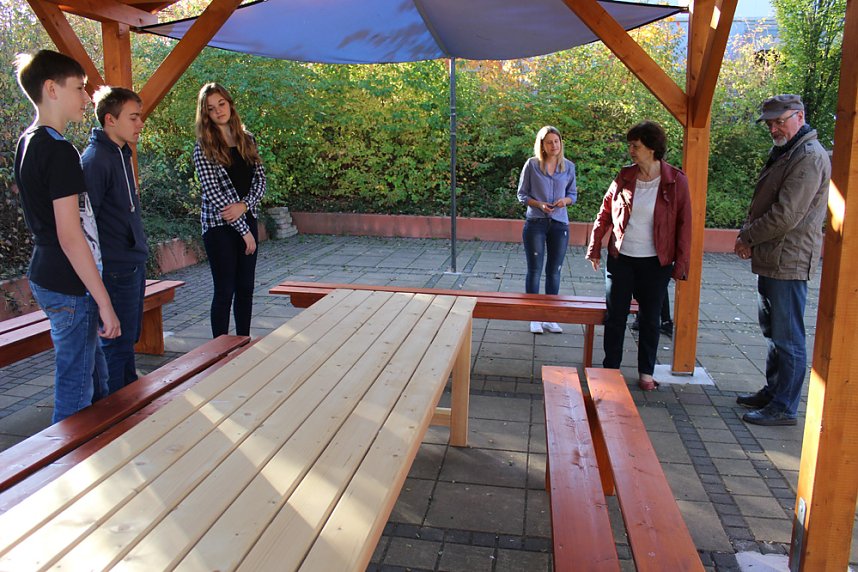 Tisch f&uuml;r Lesegarten