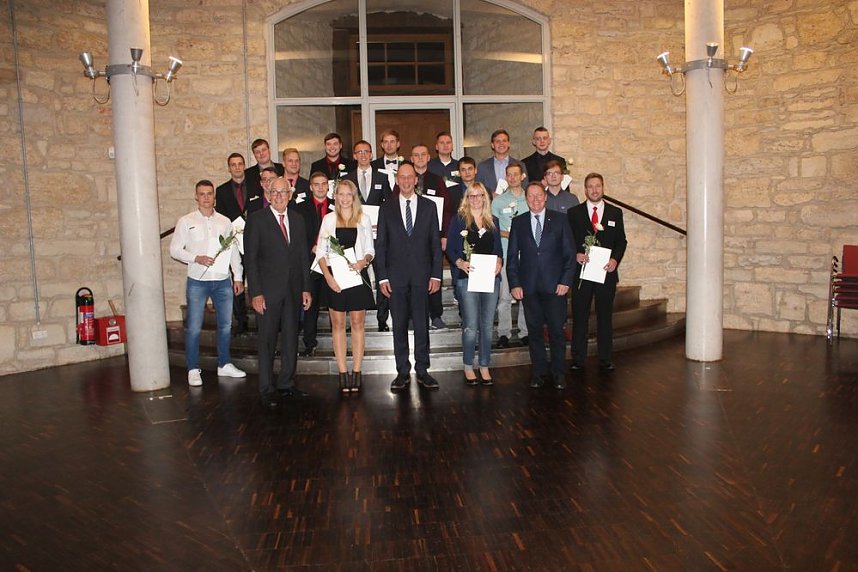  Ausgezeichnete Pr&uuml;fungsleistungen belohnt