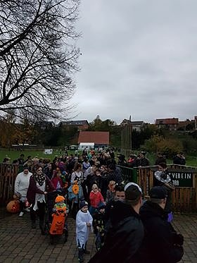 Kinder Halloween in Badra