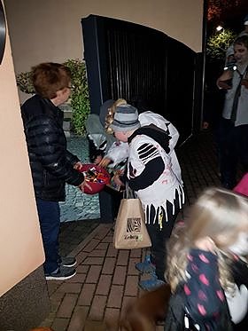 Kinder Halloween in Badra