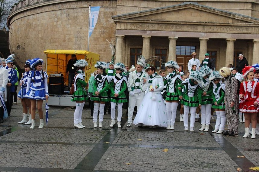 Rathaus "gepl&uuml;ndert"