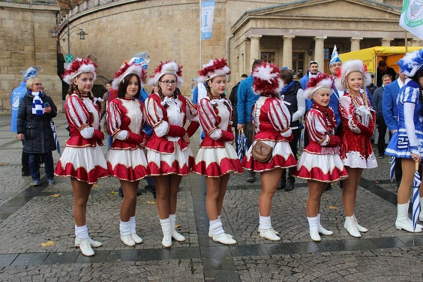 Rathaus "gepl&uuml;ndert"