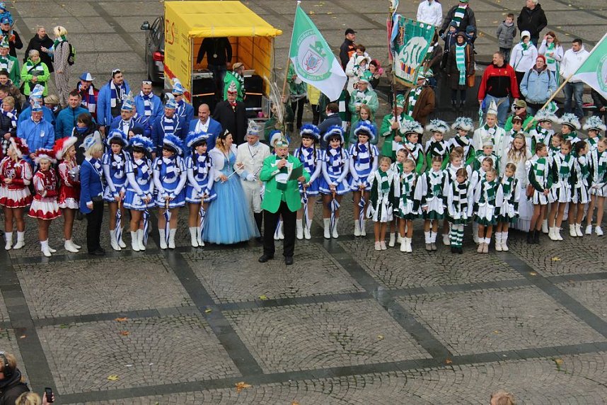Rathaus "gepl&uuml;ndert"