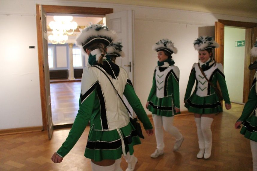 Rathaus "gepl&uuml;ndert"