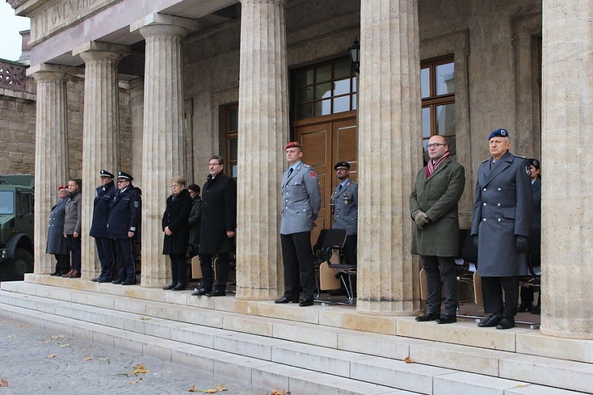Soldatinnen und Soldaten vereidigt