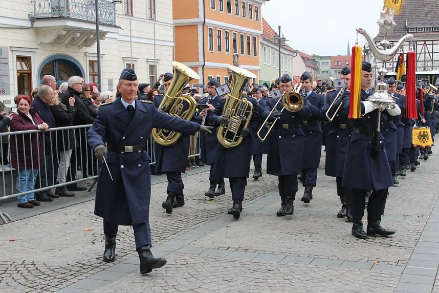 Soldatinnen und Soldaten vereidigt