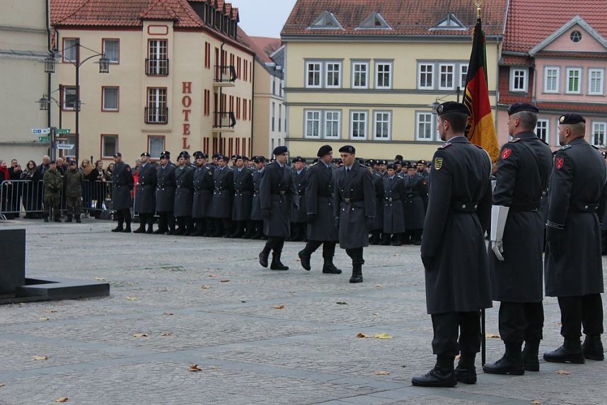 Soldatinnen und Soldaten vereidigt
