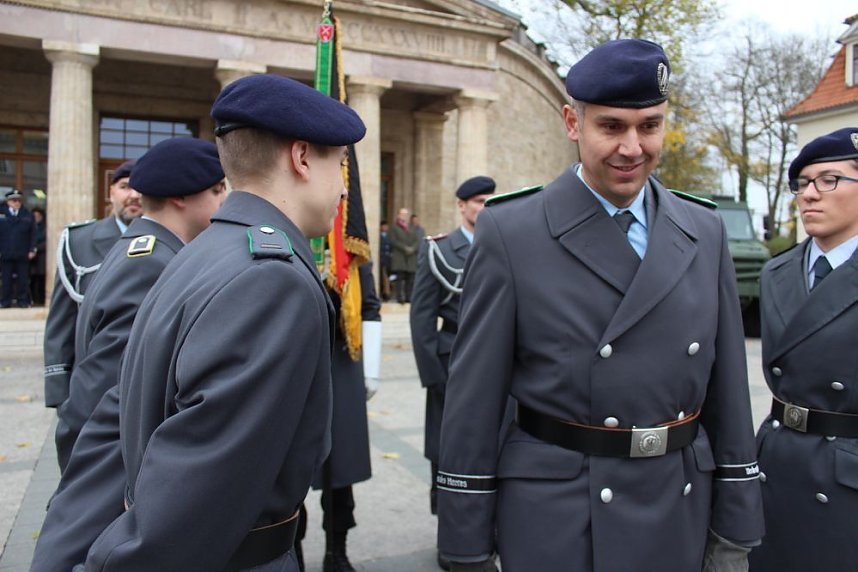 Soldatinnen und Soldaten vereidigt