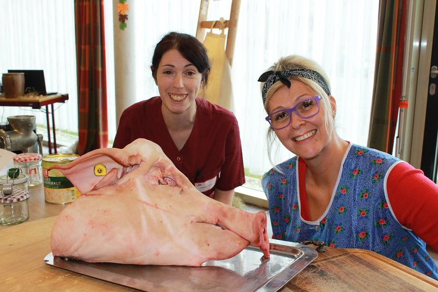 Schlachtfest in der AWO Seniorenresidenz