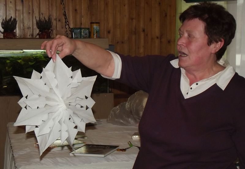 Basteln und Gratulation zur Ehrung mit der Th&uuml;ringer Rose 2017