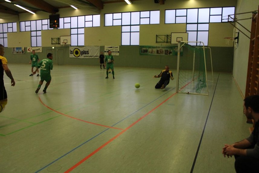 Cup-Verteidiger wurde gefordert