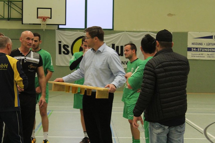 Cup-Verteidiger wurde gefordert