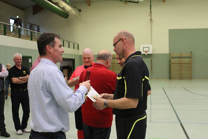 Cup-Verteidiger wurde gefordert