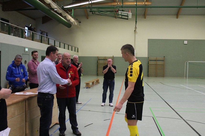 Cup-Verteidiger wurde gefordert