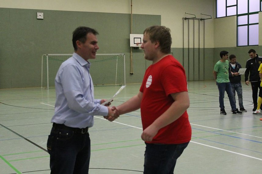 Cup-Verteidiger wurde gefordert