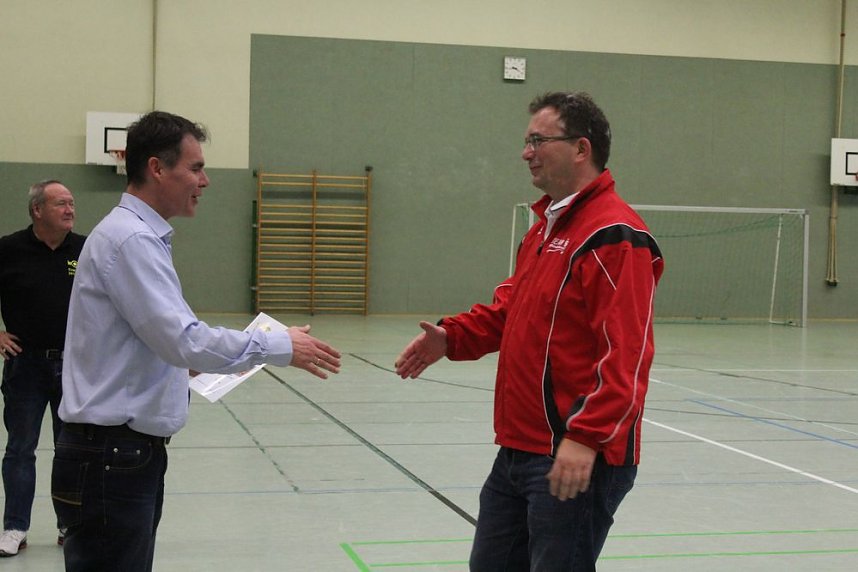 Cup-Verteidiger wurde gefordert