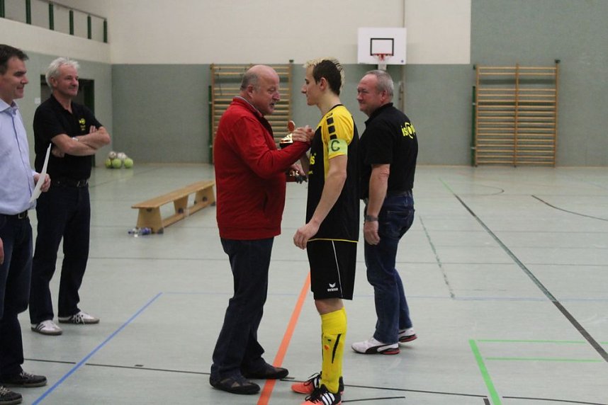 Cup-Verteidiger wurde gefordert