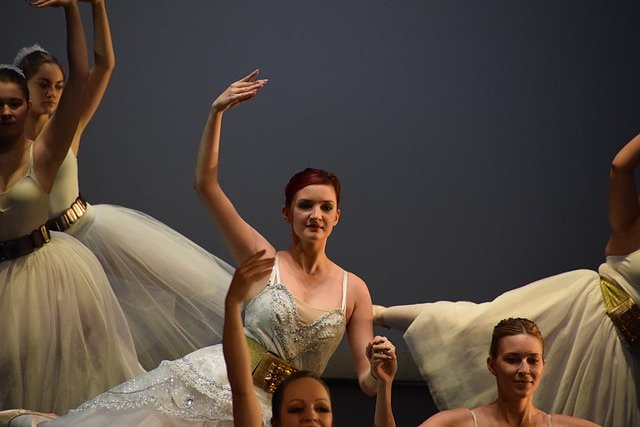 T&auml;nzerische Vorweihnachtszeit