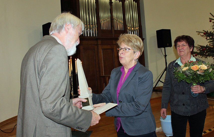 Ehrengabe an Akademiedirektor