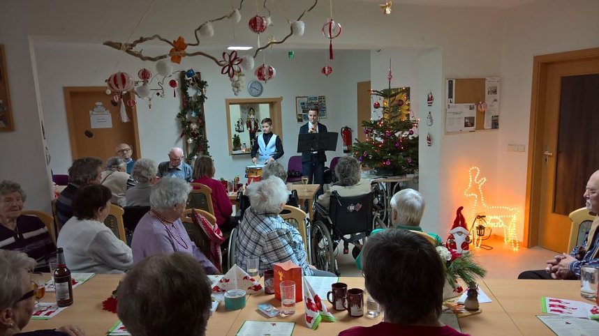 Weihnachtsfeier bei der Volkssolidarit&auml;t