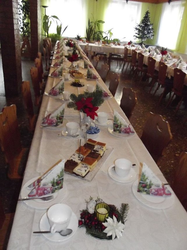 WB 4 Weihnachtsfeier mit besonderem Ballett-Tanz