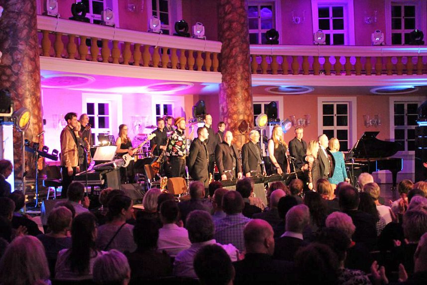 Stehende Ovationen im Achteckhaus