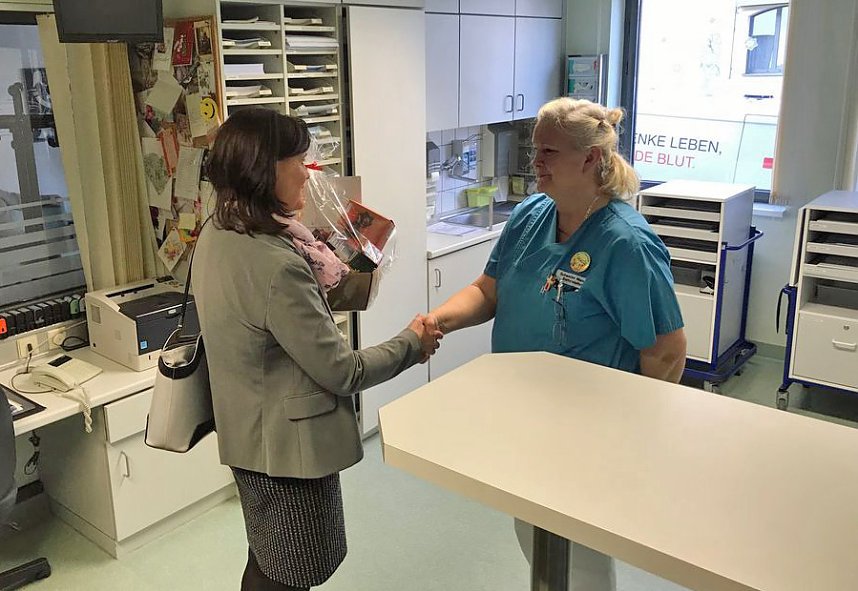 Weihnachtsbesuche in den DRK-Krankenh&auml;usern