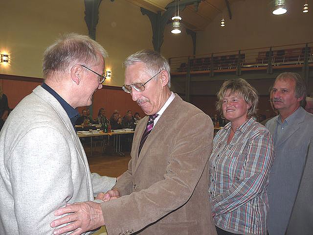 Ehrengabe an Dr. Surup