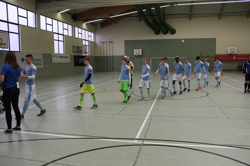 Stark besetzter 5. Allianz-Hallencup begonnen