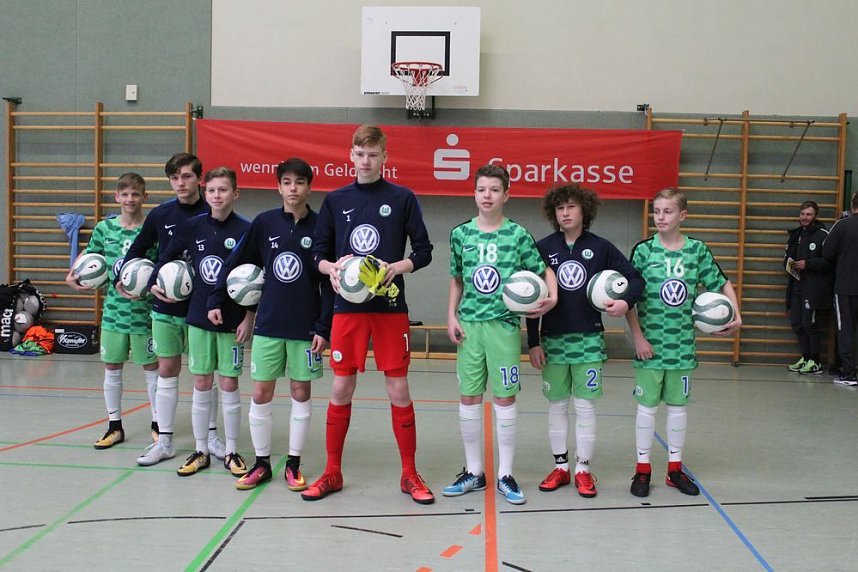 Stark besetzter 5. Allianz-Hallencup begonnen