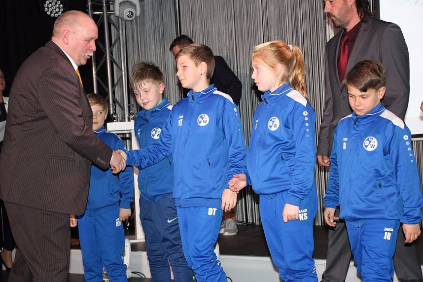 Schauprogramm, Ehrenamtspreise und mehr bei Sportgala