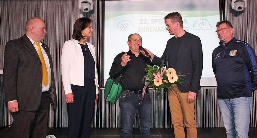 Schauprogramm, Ehrenamtspreise und mehr bei Sportgala