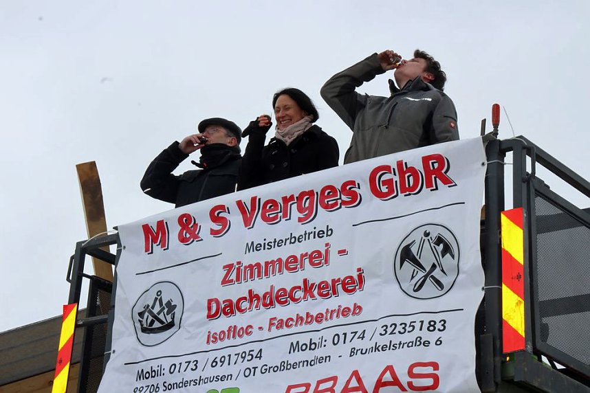 Richtfest f&uuml;r neue Bungalows im Ferienpark