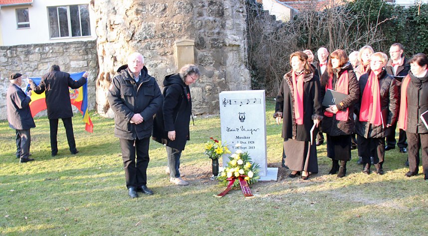 Stele f&uuml;r Heinz Unger enth&uuml;llt