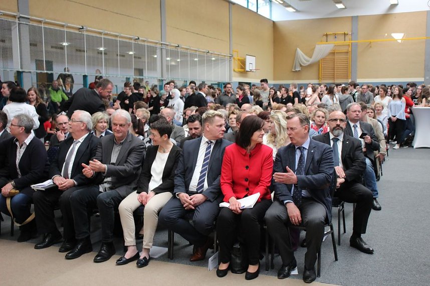 Feierliches Richtfest am Kyffh&auml;usergymnasium