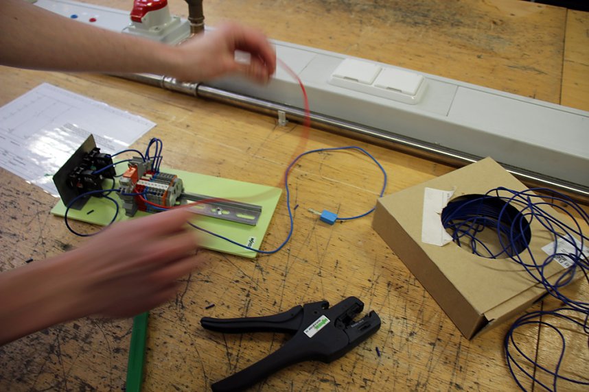 Technik-R&auml;tsel im WAGO Escape Room