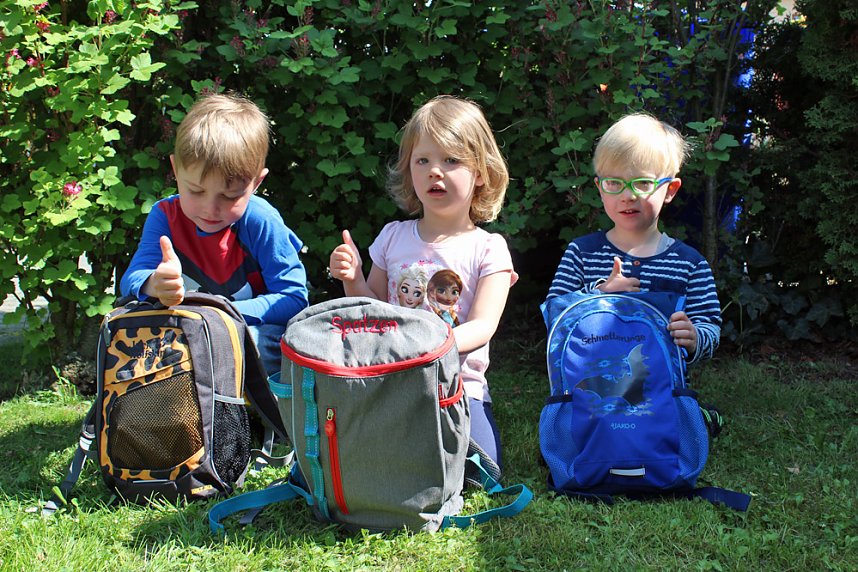 Neue Rucks&auml;cke gehen mit Kindern auf Reisen