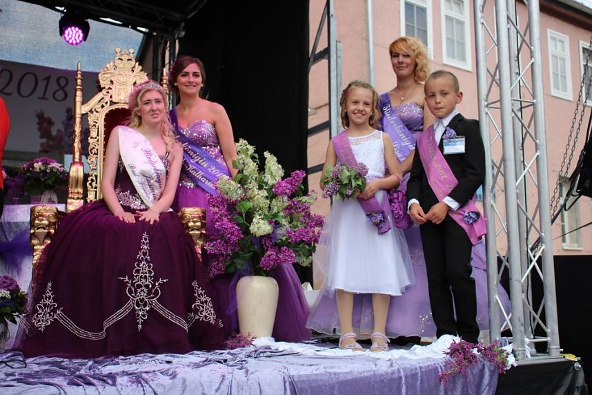 Fliederprinzessin in Amt eingef&uuml;hrt