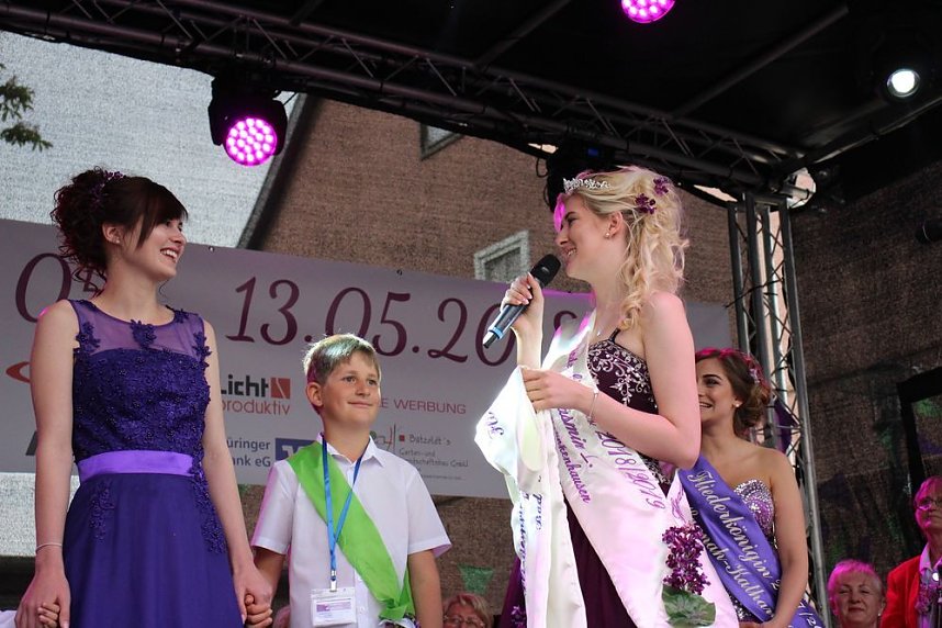 Fliederprinzessin in Amt eingef&uuml;hrt