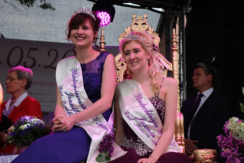 Fliederprinzessin in Amt eingef&uuml;hrt