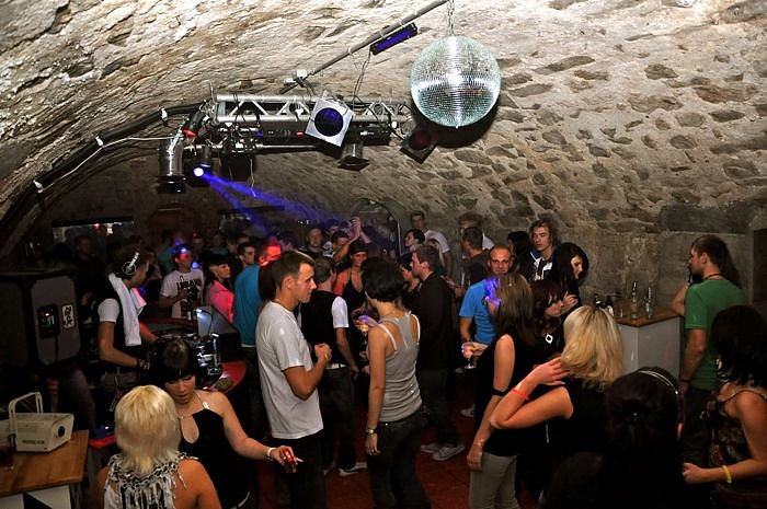 Funky  Kitchen NDH Tunes Clubtour im Grease